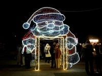 Potret Negara Muslim Arab Rayakan Natal, Christmas Tree-Santa Claus