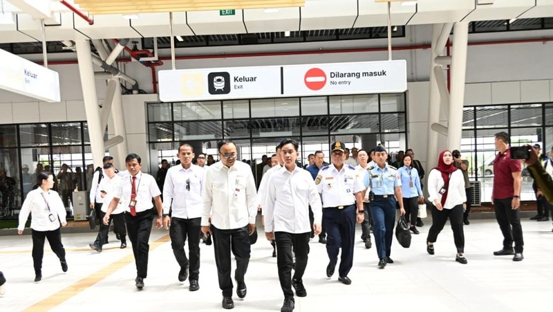 Pastikan Kelancaran Mobilitas Libur Nataru, Wapres Tinjau Proyek Stasiun KCIC Karawang. (Biro Setwapres RI)