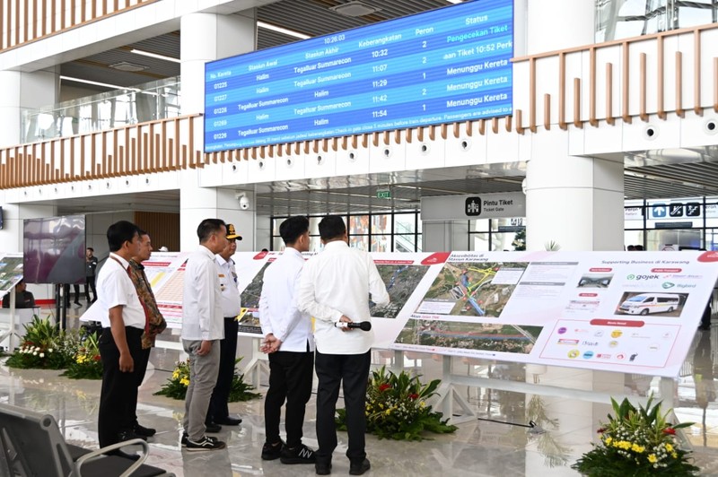 Pastikan Kelancaran Mobilitas Libur Nataru, Wapres Tinjau Proyek Stasiun KCIC Karawang. (Biro Setwapres RI)