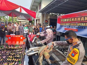 Ribuan Miras-Knalpot Brong Dimusnahkan Polresta Banyuwangi Jelang Nataru