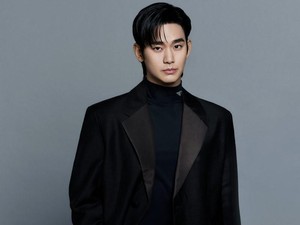 Gantengnya Kim Soo Hyun Jadi Brand Ambassador Prada, Susul Byeon Woo Seok