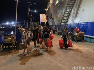 Jelang Nataru, Pelni Pastikan Ribuan Penumpang Turun di Larantuka