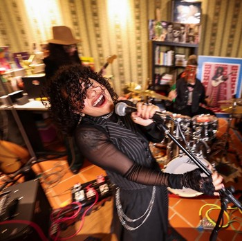 Keren! Potret Band Rock Perempuan Pertama Asal Arab Saudi