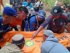 Kronologi Kapal Nelayan Pecah Dihantam Ombak hingga Anak Nakhoda Tewas