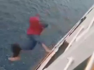 Perempuan Ini Tiba-tiba Lompat dari Kapal Feri Ketapang-Gilimanuk