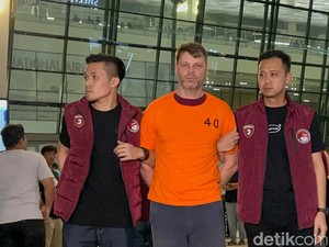 Bareskrim Limpahkan WN Ukraina Bos Lab Narkoba ke Kejati Bali