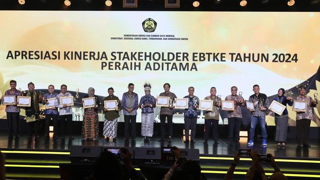 Konsisten Kembangkan Energi Hijau, PLN Group Terima 42 Penghargaan