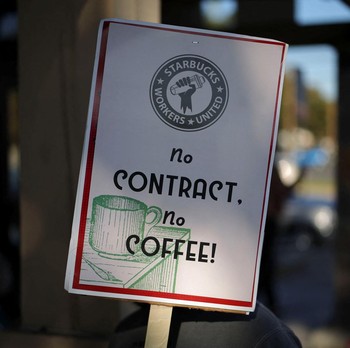 Potret Pekerja Starbucks Mogok Masal, Tuntut Kenaikan Upah