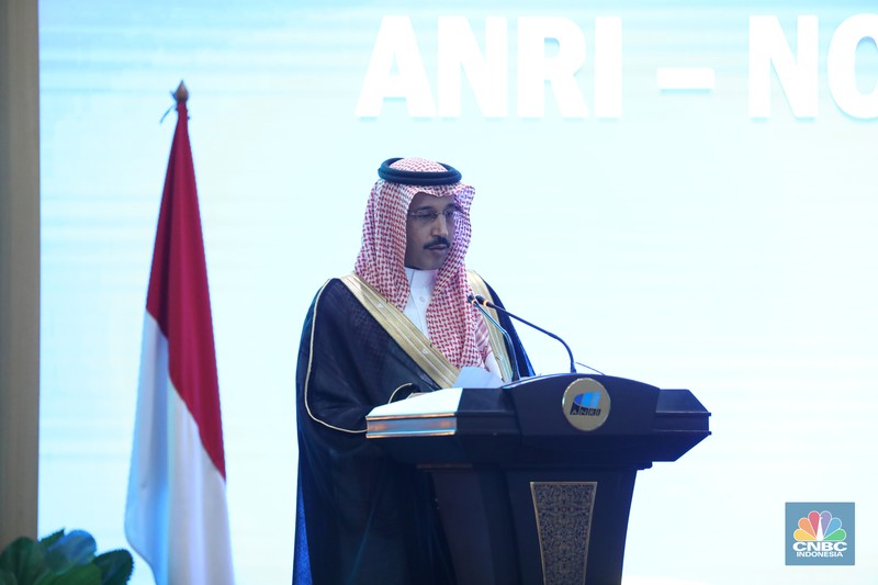Arsip Nasional RI (ANRI) menandatangani Nota Kesepahaman (MoU) dengan Arsip Nasional Kerajaan Arab Saudi (NCAR). Penandatanganan dilakukan di Gedung ANRI, Jakarta Selatan pada Senin (23/12/2024). Arsip Nasional RI (ANRI) menandatangani Nota Kesepahaman (MoU) dengan Arsip Nasional Kerajaan Arab Saudi (NCAR). Penandatanganan dilakukan di Gedung ANRI, Jakarta Selatan pada Senin (23/12/2024). (CNBC Indonesia/Tri Susilo)