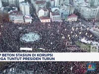 Video : Atap Beton Stasiun Dikorupsi, Warga Tuntut Presiden Turun