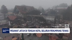 Video: Pesawat Jatuh di Tengah Kota, Seluruh Penumpang Tewas