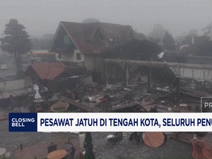 Video: Pesawat Jatuh di Tengah Kota, Seluruh Penumpang Tewas
