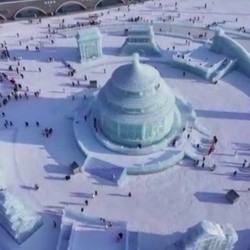 Brrrr! Taman Wisata Es & Salju Terbesar Sedunia Dibuka di China