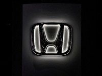 Penjualan Mobil 2024 Anjlok, Ini Raja Jalanan Mobil di Indonesia
