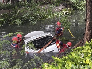 Satu Orang Meninggal Dalam Laka Beruntun yang Dipicu Mercy di Surabaya