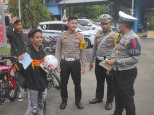 Puluhan Knalpot Brong-Bus Ngeblong yang Melintas di Lamongan Diamankan
