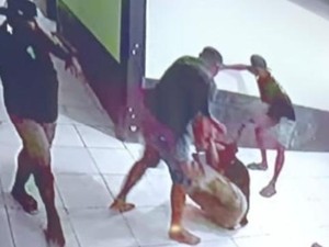 Oknum Polisi Terlibat Pengeroyokan Aktivis Lingkungan di Teluk Bintuni