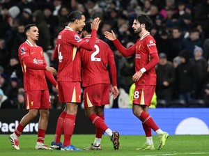 Liverpool Bertekad Mantap di Puncak Saat Paruh Musim