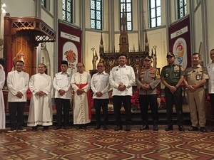Tinjau Katedral Jakarta, Menko Polkam Sampaikan Pesan Natal Prabowo ke Jemaat