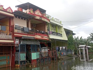Cerita Warga Antang Ogah Mengungsi Meski Rumah Sudah 5 Hari Direndam Banjir