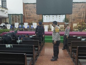 Tim Jibom Sterilisasi Gereja di Surabaya Jelang Natal 2024