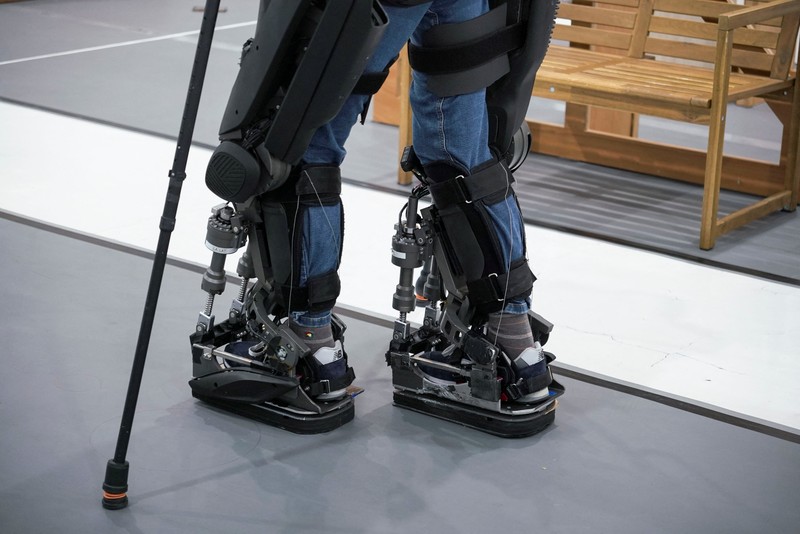 Tim Korea Selatan kembangkan robot ‘Iron Man’ yang bantu penyandang paraplegik berjalan. (REUTERS/Sebin Choi) Tim Korea Selatan kembangkan robot ‘Iron Man’ yang bantu penyandang paraplegik berjalan. (REUTERS/Sebin Choi)
