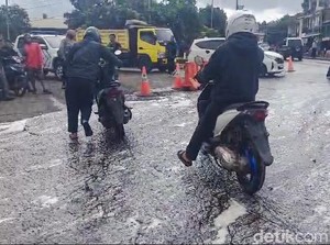 Apa itu NaOH yang Tumpah di Bandung Barat, Manfaat dan Bahayanya
