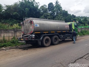 Cairan Kimia Lukai Pengendara di Bandung Barat Ternyata Caustic Soda Liquid