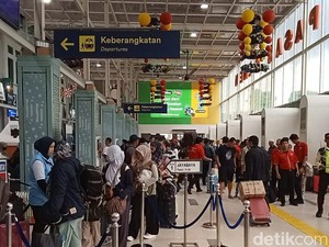 Penumpang Pilih Mudik Natal Naik Kereta di Stasiun Pasar Senen karena Murah
