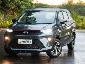 Tips Aman Berkendara Mobil saat Musim Hujan