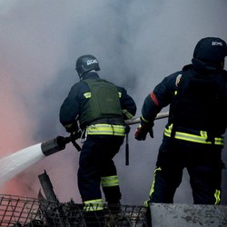 Zelensky Ngamuk, Ukraina Bombardir RS-Dokter Tewas