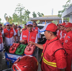 Libur Nataru, Wamen BUMN dan Direksi Pertamina Tinjau SPBU Rest Area