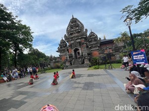 Libur Natal 2024, Atraksi Budaya Nusantara Curi Perhatian Pengunjung di TMII