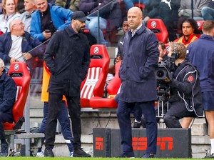 Liverpool Vs Leicester: Van Nistelrooy Pernah Hadapi Slot, Hasilnya...