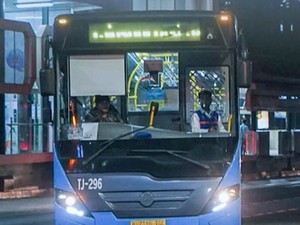 TransJ Rute Koridor 9 Dialihkan Imbas Penutupan Jalan Depan Gedung DPR