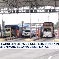 Video: Libur Natal 2024, Penumpang di Pelabuhan Merak Turun