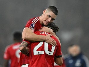 Nottingham Forest Pelan tapi Pasti Tembus 3 Besar