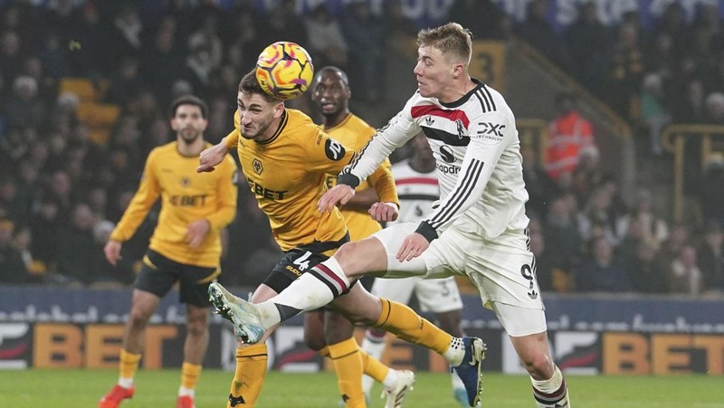 pertandingan sepak bola Liga Primer Inggris antara Wolverhampton Wanderers dan Manchester United di Stadion Molineux, Wolverhampton, Inggris, Kamis (26/12/2024). (David Davies/PA via AP)