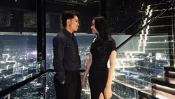Gaya Couple Lyodra Ginting & Randy Martin Dinner Romantis, Pose Tatap-tatapan