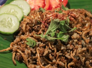 Resep Nasi Goreng Magelangan, Paduan Nasi dan Mi yang Gurih Nikmat