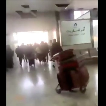 Detik-Detik Mencekam Israel Serang Bandara Yaman, Penumpang Berlarian