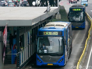 15 Golongan Warga yang Gratis Naik Transportasi Umum di Jakarta