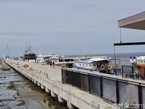 Efek Rob, Wisatawan ke Pulau Seribu Turun 80% Jelang Tahun Baru