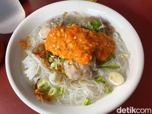 Warung Bakso Terkenal di Jakarta Ini Larang Pengunjung Lap Meja Pakai Tisu