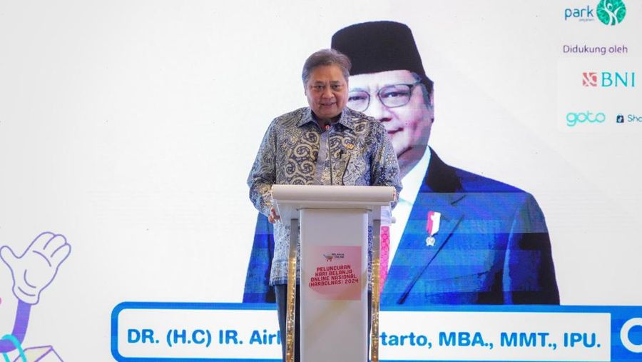 Menteri Koordinator Bidang Perekonomian Airlangga Hartarto saat meluncurkan program Hari Belanja Online Nasional (HARBOLNAS) pada Jumat (6/12/2024).