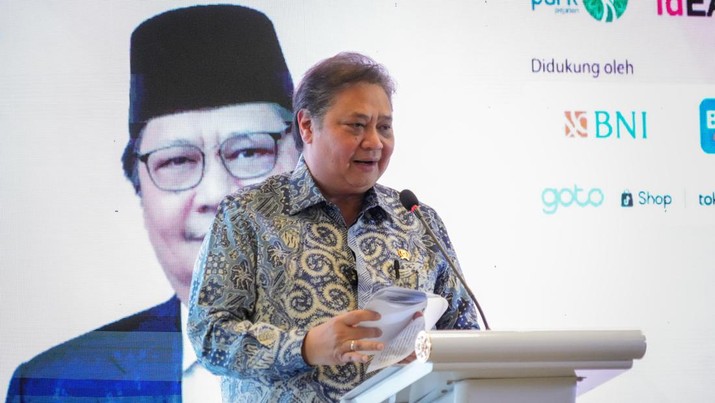 Menteri Koordinator Bidang Perekonomian Airlangga Hartarto saat meluncurkan program Hari Belanja Online Nasional (HARBOLNAS) pada Jumat (6/12/2024). (Dok. Kemenko Perekonomian)