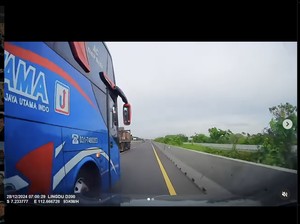 Detik-detik Bus PO Jaya Utama Potong Jalur hingga Serempet Wuling Alvez