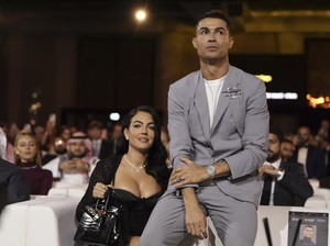 Tiba-tiba Pamer Cincin, Ronaldo dan Georgina Disebut Resmi Menikah
