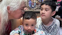 Reaksi Rieta Amilia Lihat Rayyanza dan Rafathar Temu Kangen dengan Gideon Tengker
