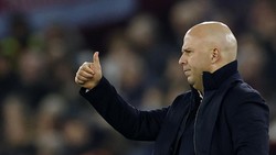 Puas dengan Skuad Liverpool, Slot Gak Belanja Januari?